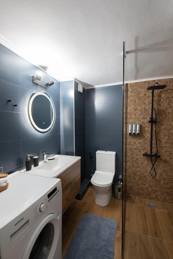Апартаменты Blue Tourmaline Downtown Flat Каламата Экстерьер фото